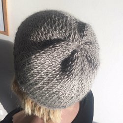 tricotin geant modele bonnet